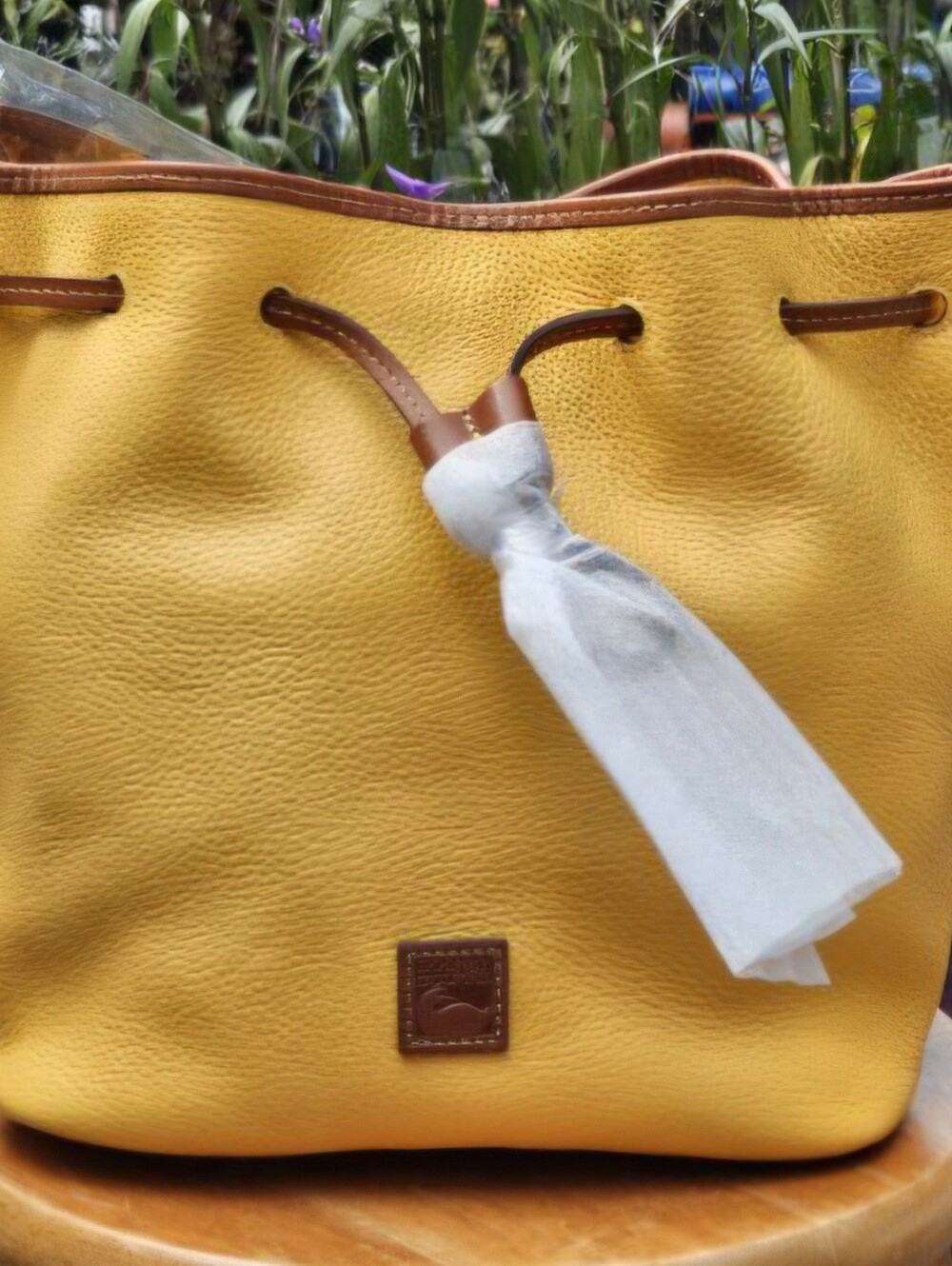 Dooney & Bourke Marigold💛 Leather Drawstring Hobo with Dark Brown Straps. NWT😍
